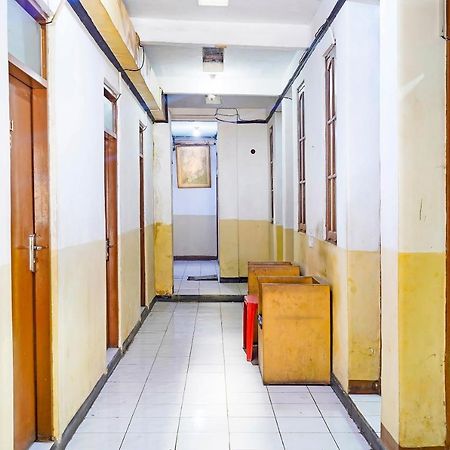 Spot On 91444 Hotel Arimbi Бандунг Екстер'єр фото