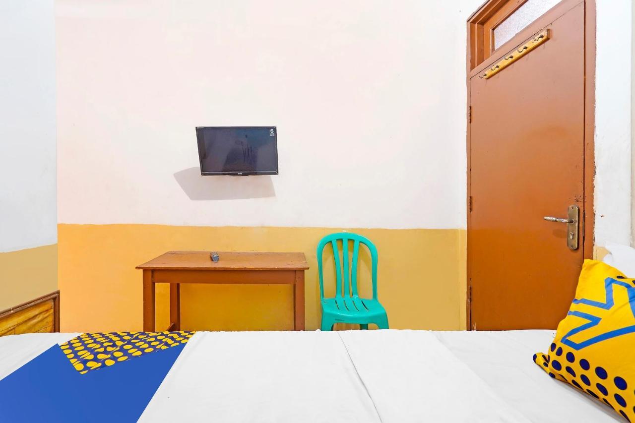 Spot On 91444 Hotel Arimbi Бандунг Екстер'єр фото